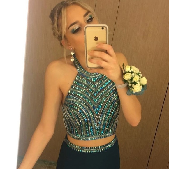 TWO PIECE GREEN/BLUE PROM DRESS - Picture 6 of 8